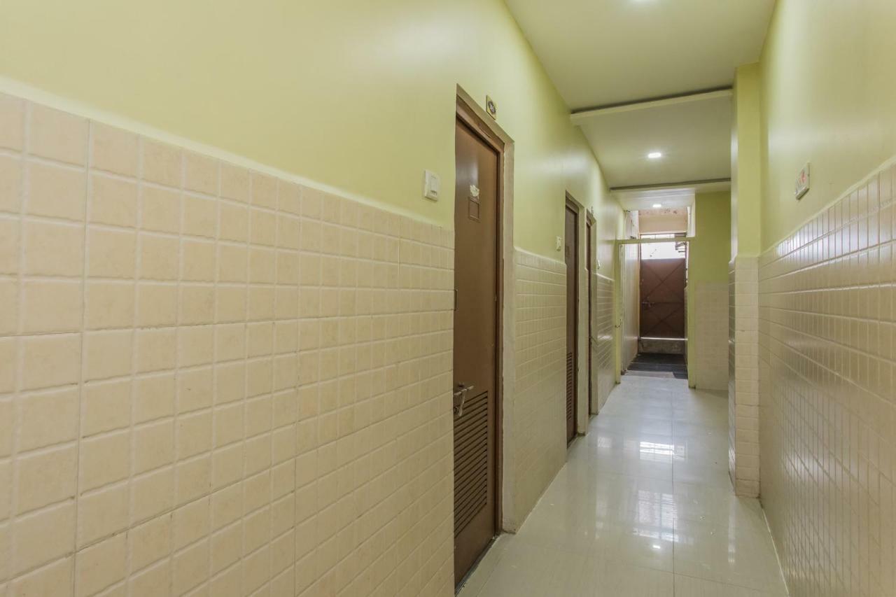 Oyo 17161 Hotel Mahalaxmi Ujjain Exteriör bild