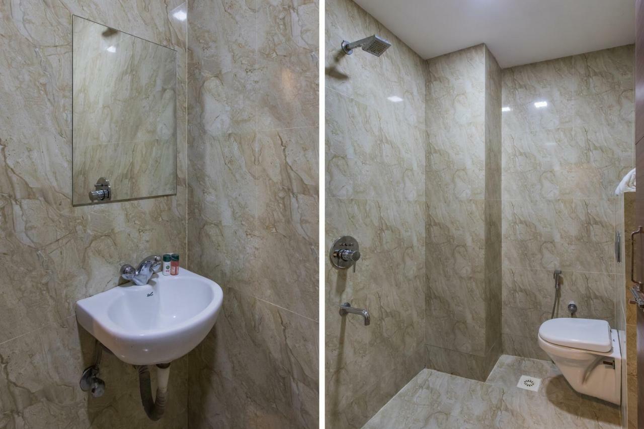 Oyo 17161 Hotel Mahalaxmi Ujjain Exteriör bild
