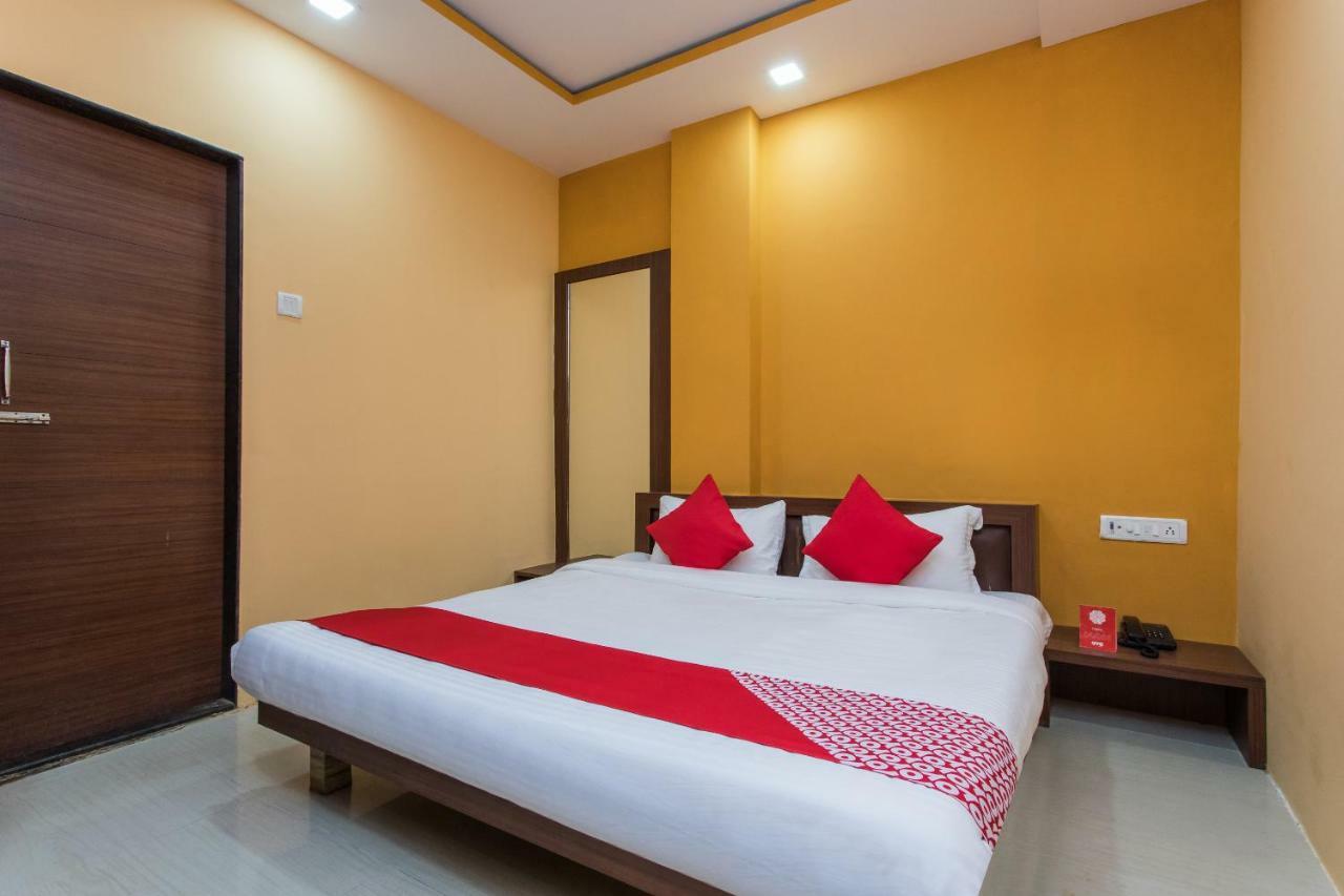 Oyo 17161 Hotel Mahalaxmi Ujjain Exteriör bild
