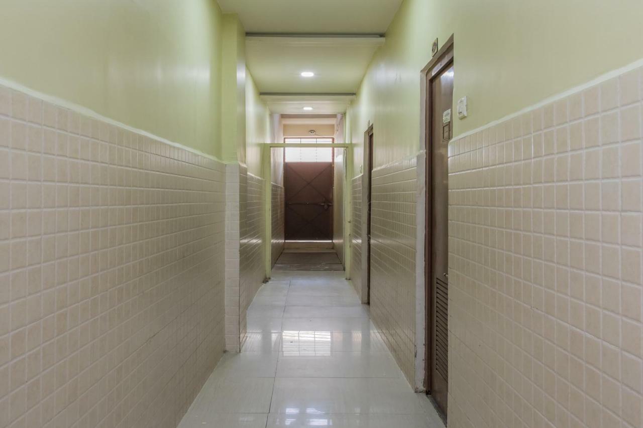 Oyo 17161 Hotel Mahalaxmi Ujjain Exteriör bild