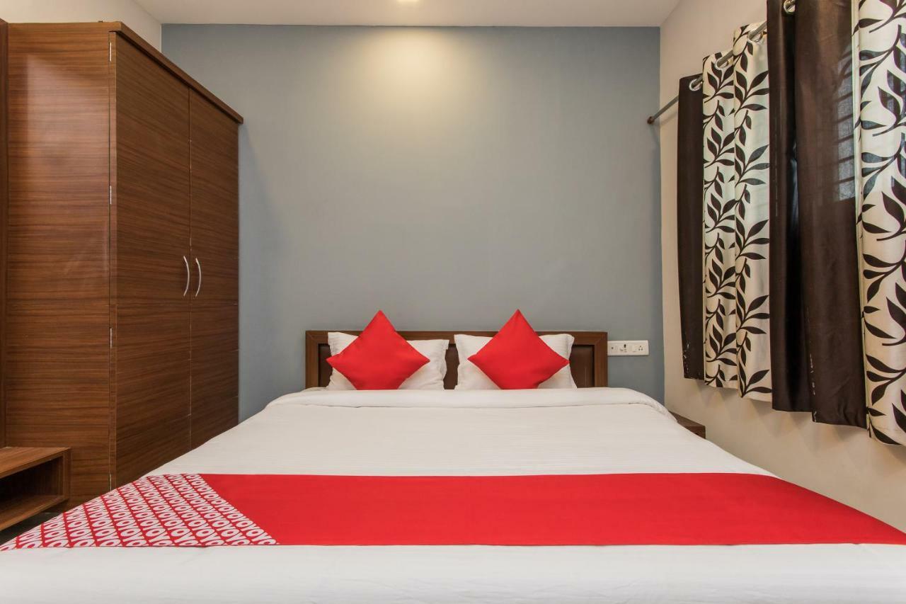 Oyo 17161 Hotel Mahalaxmi Ujjain Exteriör bild