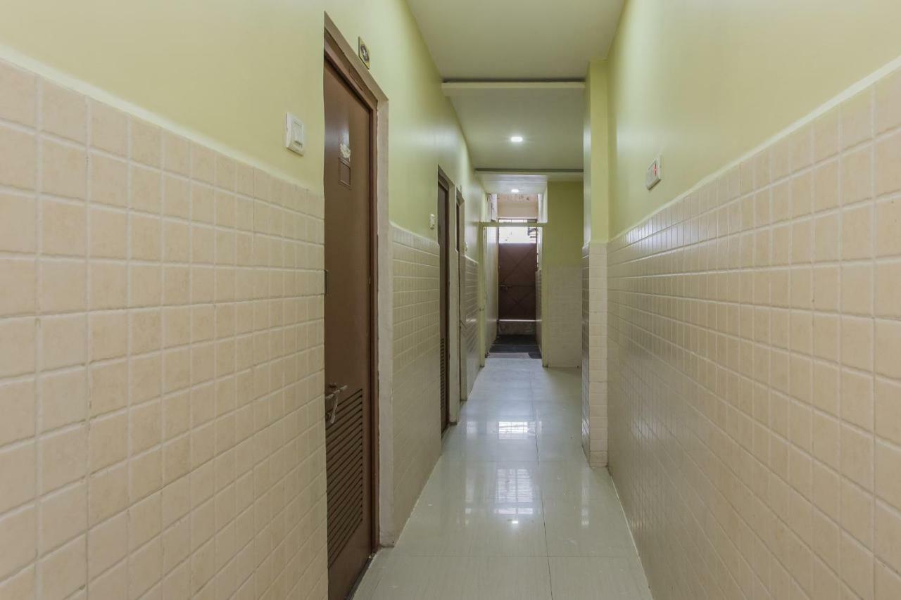 Oyo 17161 Hotel Mahalaxmi Ujjain Exteriör bild