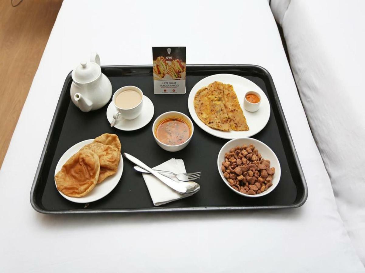 Oyo 17161 Hotel Mahalaxmi Ujjain Exteriör bild