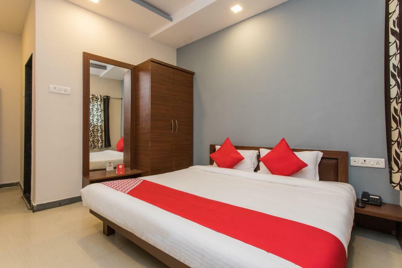 Oyo 17161 Hotel Mahalaxmi Ujjain Exteriör bild