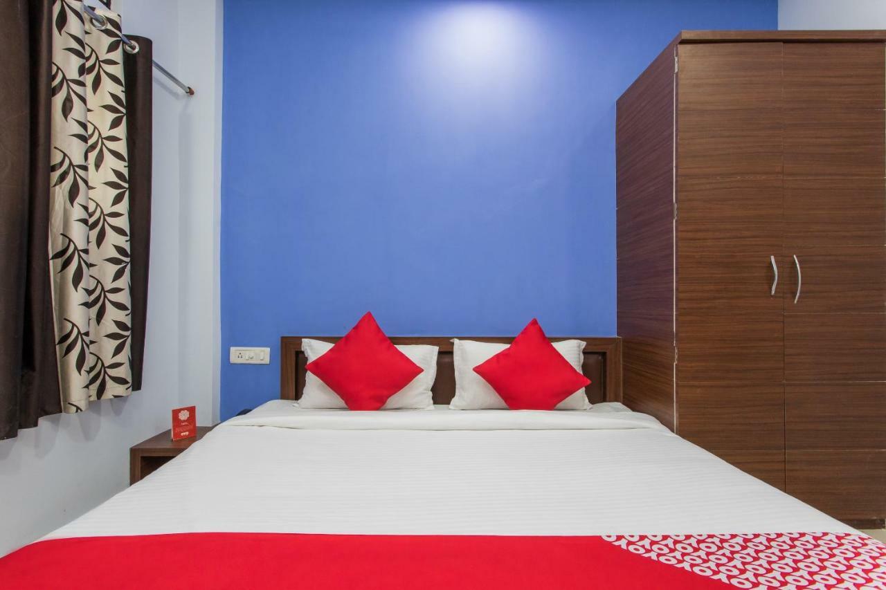 Oyo 17161 Hotel Mahalaxmi Ujjain Exteriör bild